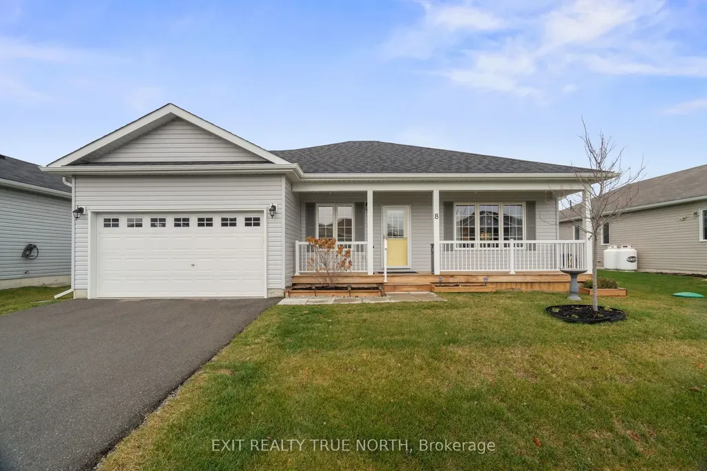 8 Sinclair Crescent Ramara ON L3V 8J9