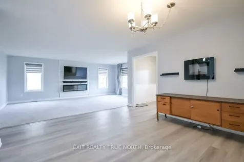 8 Sinclair Crescent Ramara ON L3V 8J9