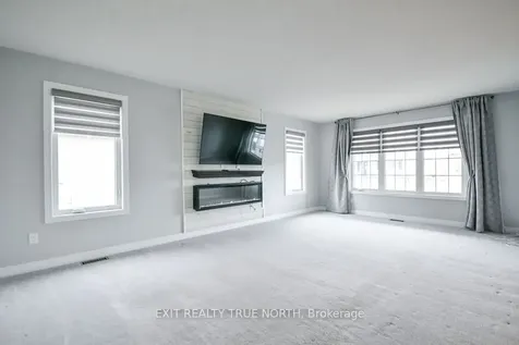 8 Sinclair Crescent Ramara ON L3V 8J9