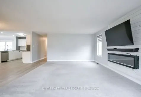 8 Sinclair Crescent Ramara ON L3V 8J9