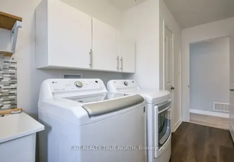 8 Sinclair Crescent Ramara ON L3V 8J9