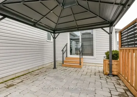 8 Sinclair Crescent Ramara ON L3V 8J9