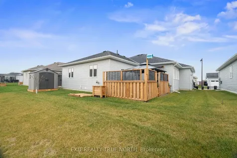 8 Sinclair Crescent Ramara ON L3V 8J9