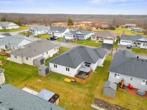 8 Sinclair Crescent Ramara ON L3V 8J9
