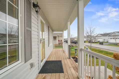 8 Sinclair Crescent Ramara ON L3V 8J9