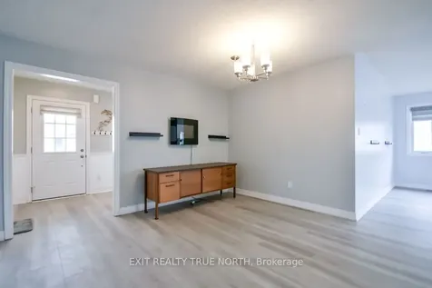 8 Sinclair Crescent Ramara ON L3V 8J9