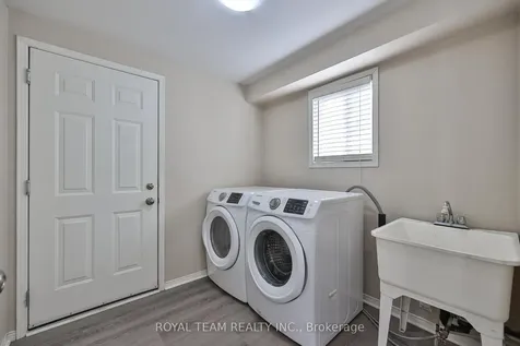 186 Madelaine Drive Barrie ON L4N 0S7