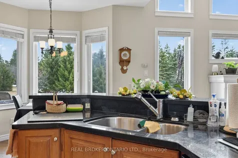 20 Basswood Circle Oro-medonte ON L0L 2L0