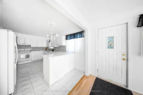 209 Cliff Road Barrie ON L4N 3X5