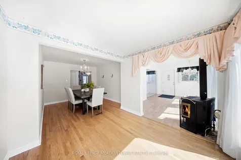 209 Cliff Road Barrie ON L4N 3X5