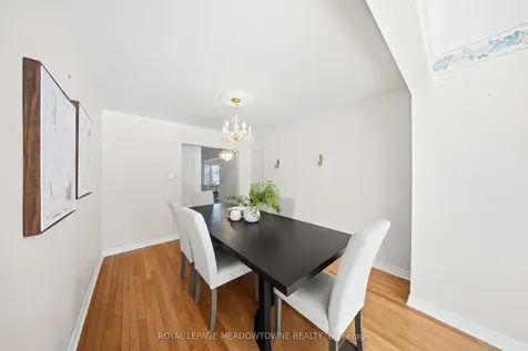 209 Cliff Road Barrie ON L4N 3X5