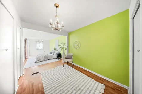 209 Cliff Road Barrie ON L4N 3X5
