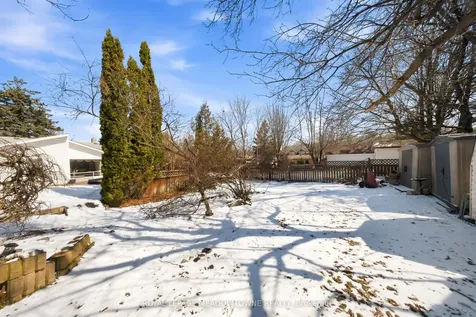 209 Cliff Road Barrie ON L4N 3X5
