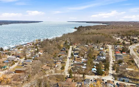 209 Cliff Road Barrie ON L4N 3X5