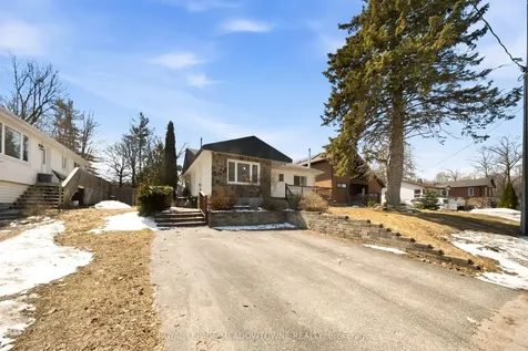 209 Cliff Road Barrie ON L4N 3X5
