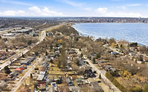209 Cliff Road Barrie ON L4N 3X5