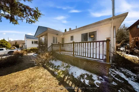 209 Cliff Road Barrie ON L4N 3X5