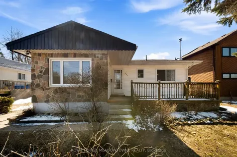209 Cliff Road Barrie ON L4N 3X5