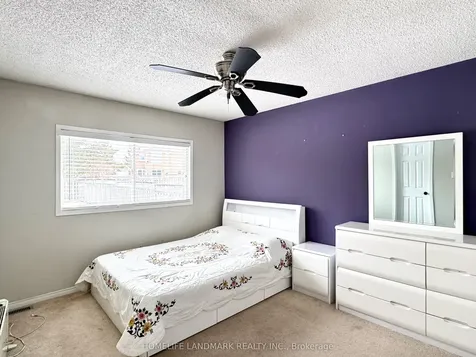 32 Simmons Crescent Barrie ON L4N 7T7