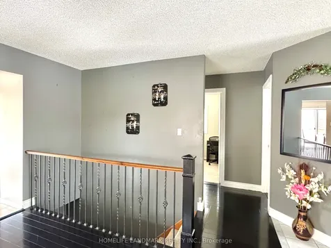 32 Simmons Crescent Barrie ON L4N 7T7