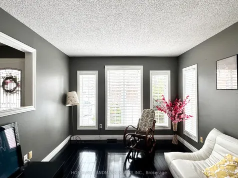 32 Simmons Crescent Barrie ON L4N 7T7