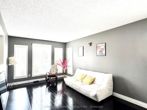 32 Simmons Crescent Barrie ON L4N 7T7