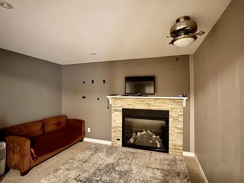 32 Simmons Crescent Barrie ON L4N 7T7