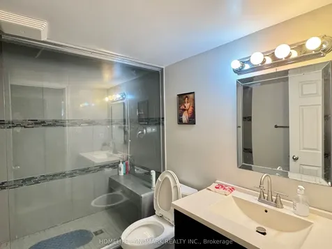 32 Simmons Crescent Barrie ON L4N 7T7