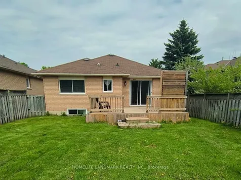 32 Simmons Crescent Barrie ON L4N 7T7