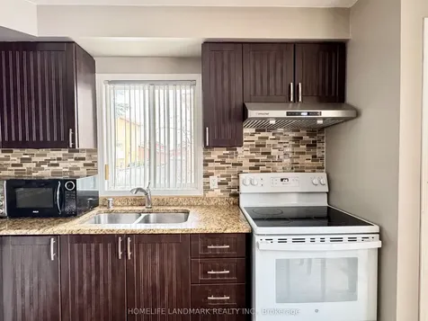 32 Simmons Crescent Barrie ON L4N 7T7