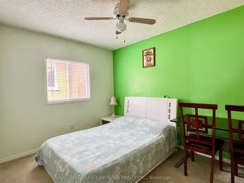 32 Simmons Crescent Barrie ON L4N 7T7