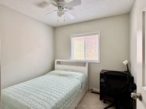 32 Simmons Crescent Barrie ON L4N 7T7