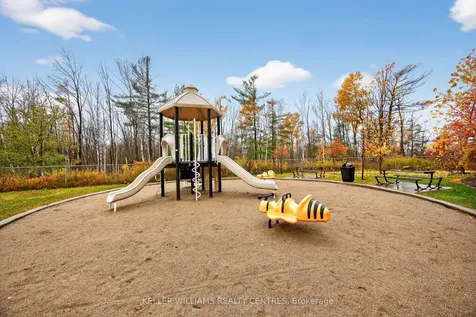 40 Ferndale Drive S Barrie ON L4N 2L3