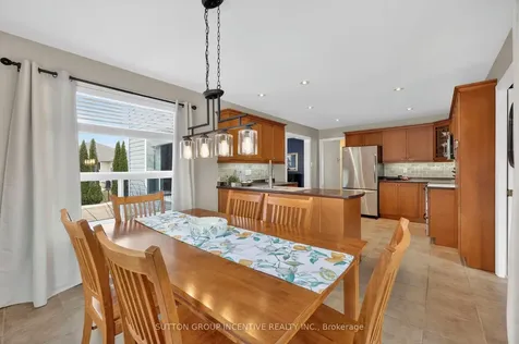 60 O'neill Circle Springwater ON L0L 2K0
