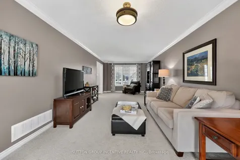 60 O'neill Circle Springwater ON L0L 2K0