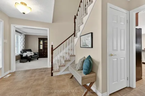 60 O'neill Circle Springwater ON L0L 2K0