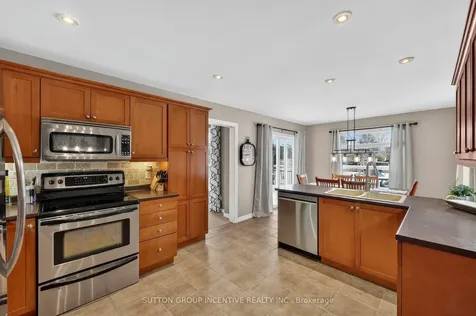 60 O'neill Circle Springwater ON L0L 2K0