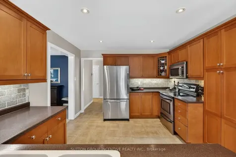 60 O'neill Circle Springwater ON L0L 2K0