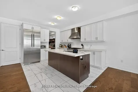 27 Franklin Trail Barrie ON L9J 0J1