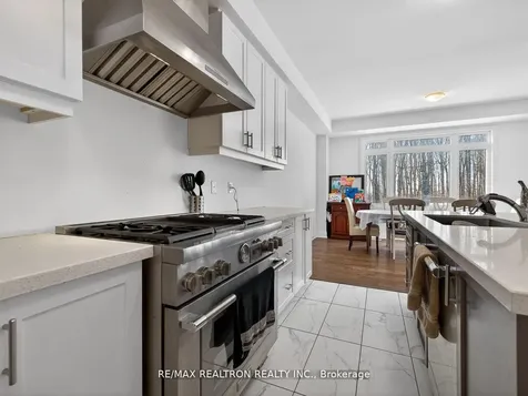 27 Franklin Trail Barrie ON L9J 0J1