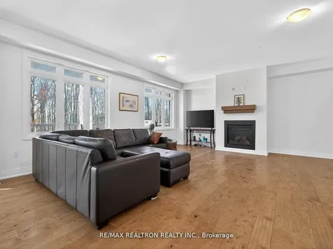 27 Franklin Trail Barrie ON L9J 0J1