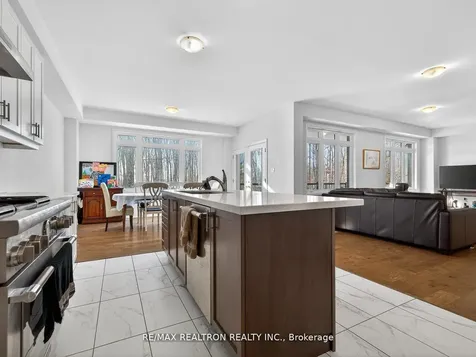 27 Franklin Trail Barrie ON L9J 0J1