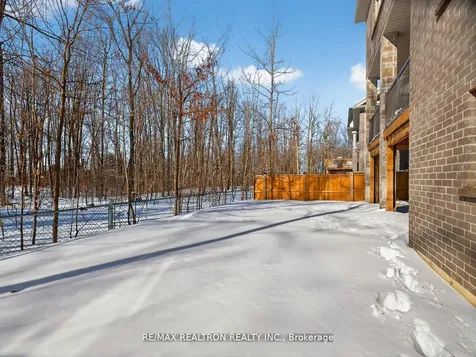 27 Franklin Trail Barrie ON L9J 0J1