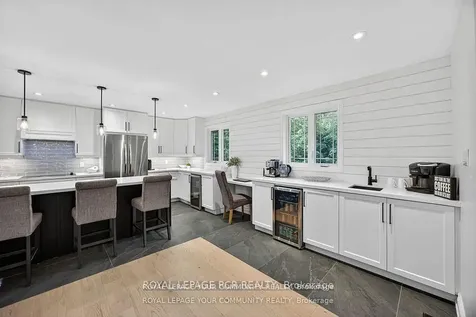 135 Huronwoods Drive Oro-medonte ON L0K 1E0