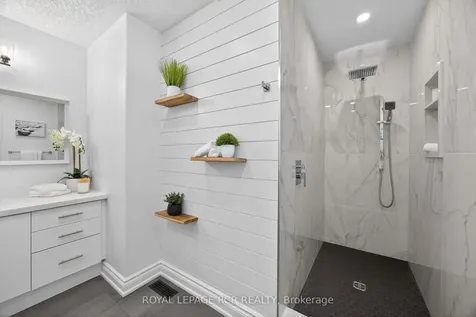 135 Huronwoods Drive Oro-medonte ON L0K 1E0