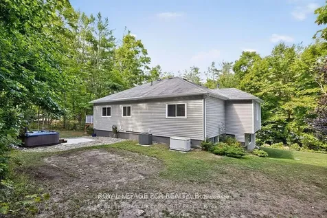 135 Huronwoods Drive Oro-medonte ON L0K 1E0