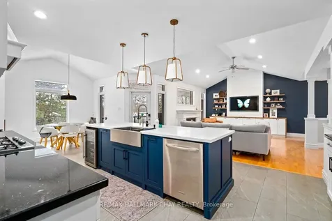 3 Forest Hill Drive Springwater ON L9X 0J4