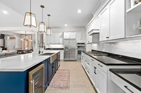 3 Forest Hill Drive Springwater ON L9X 0J4