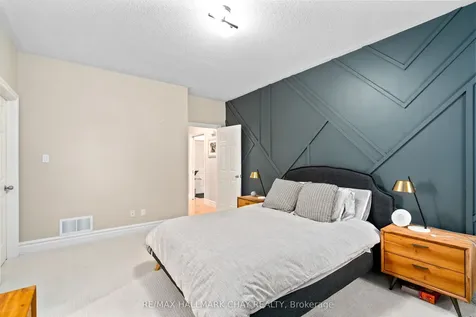 3 Forest Hill Drive Springwater ON L9X 0J4