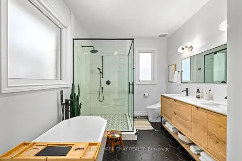 3 Forest Hill Drive Springwater ON L9X 0J4